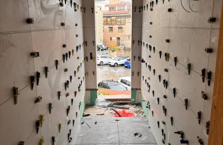 WhatsApp Image 2025-11-05 at 13.42.07 (1)